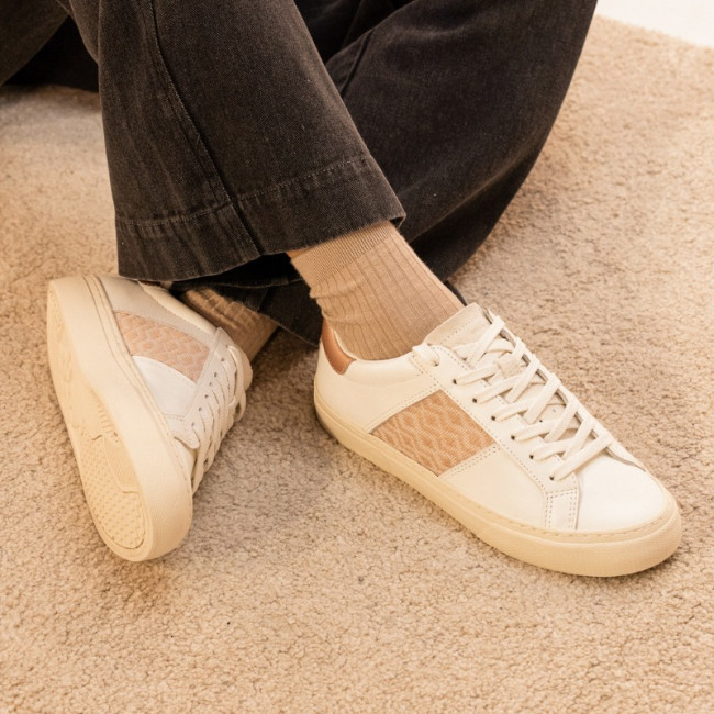 Baskets basses en cuir blanc avec tissage rose métallisé, modèle Na Sang Classique de N'go Shoes